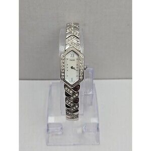 Pulsar 1N00 X204 Ladies Hexagon Crystal Accent MOP Dial Quartz Watch New Battery